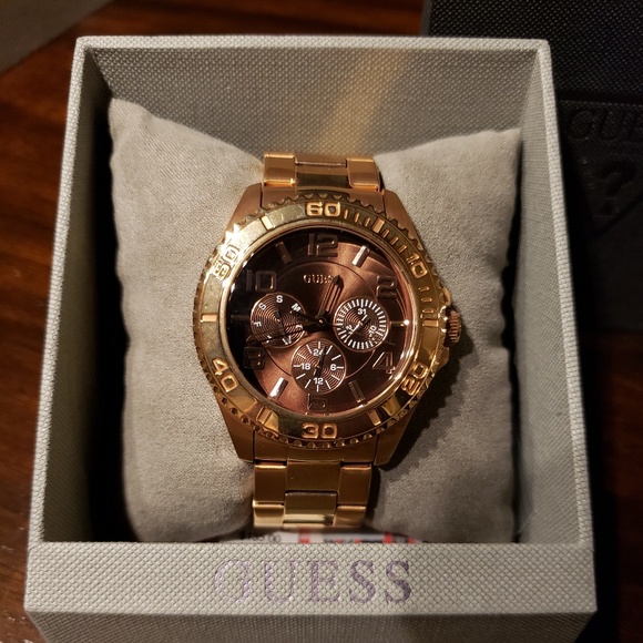 GUESS U0231L8 Ladies Sport Watch - Picture 4 of 4
